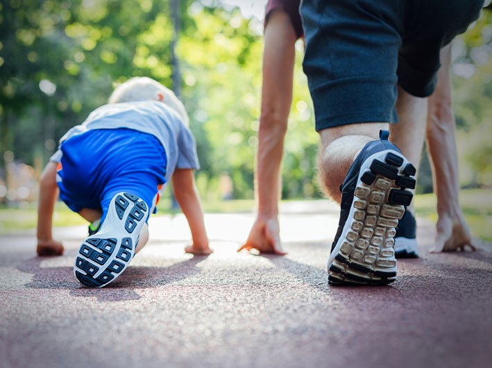 Kid and father running Contentslider